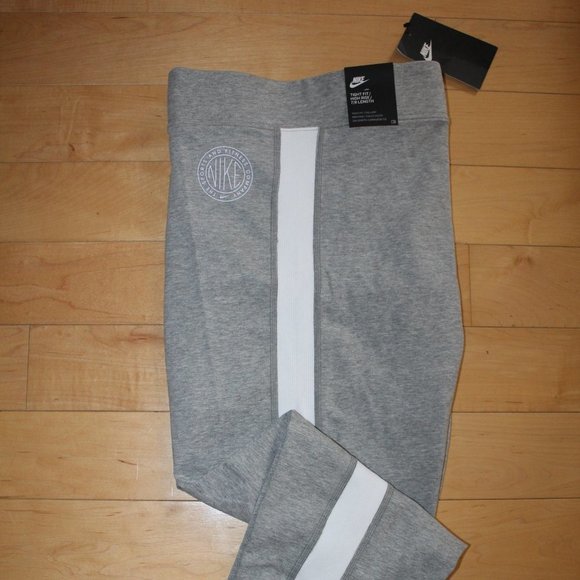 NWT NIKE WOMEN'S FEMME LOGO LEGGINGS GRAY WHITE‎ - Picture 2 of 7